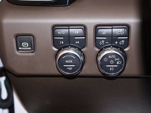 Used 2024 GMC Sierra 2500 Denali w/ Denali Reserve Package image 27