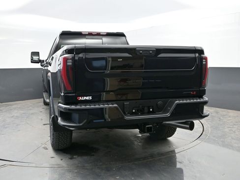 New 2026 GMC Sierra 2500 AT4 w/ AT4 Premium Plus Package AWD/4WD image 7