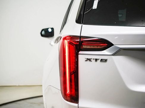Used 2023 Cadillac XT6 Premium Luxury w/ Technology Package image 9