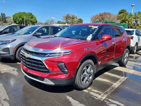 Used 2023 Chevrolet Blazer LT image 3