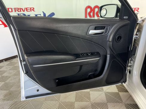 Used 2016 Dodge Charger R/T RWD image 10