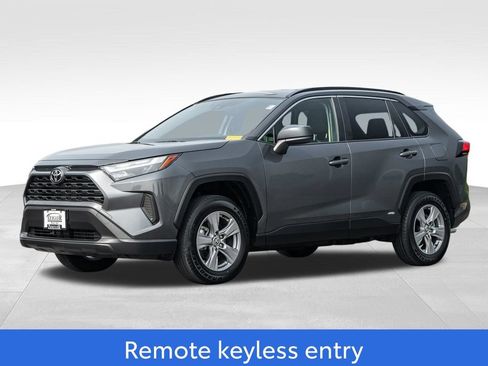 Used 2025 Toyota RAV4 LE AWD/4WD image 3