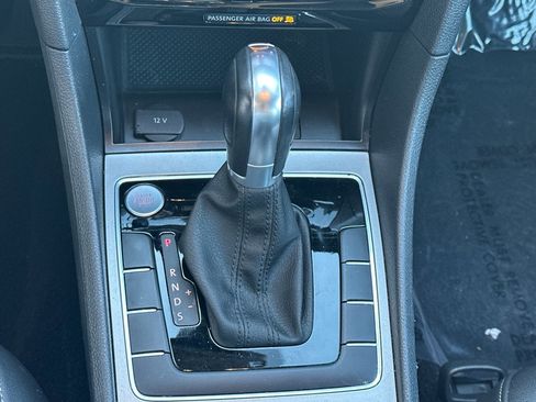 Used 2020 Volkswagen Passat 2.0T SE image 15