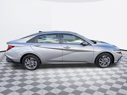New 2026 Hyundai Elantra Blue image 5