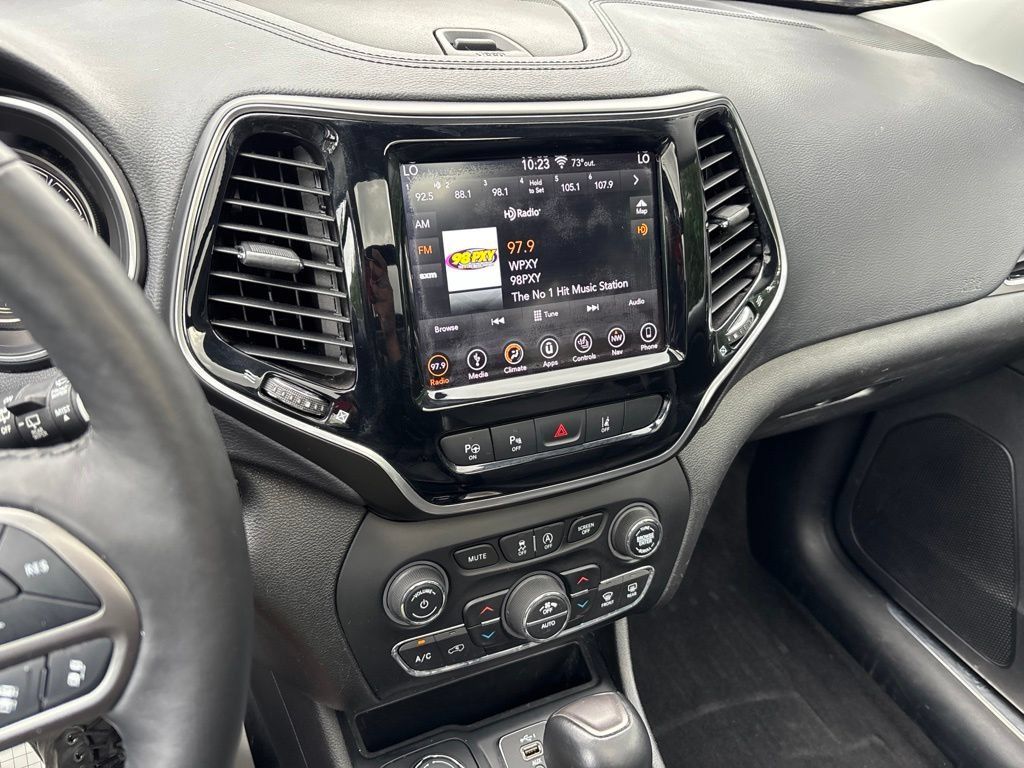 Used 2019 Jeep Cherokee Limited w/ Technology Group AWD/4WD image 29