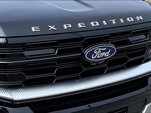 Certified 2025 Ford Expedition Platinum AWD/4WD image 31