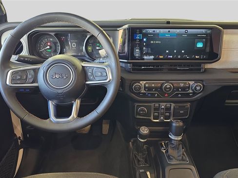 Used 2024 Jeep Wrangler Unlimited Sahara AWD/4WD image 13