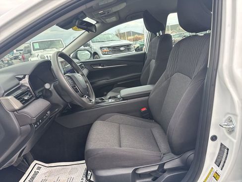 Used 2025 Toyota Camry LE image 2