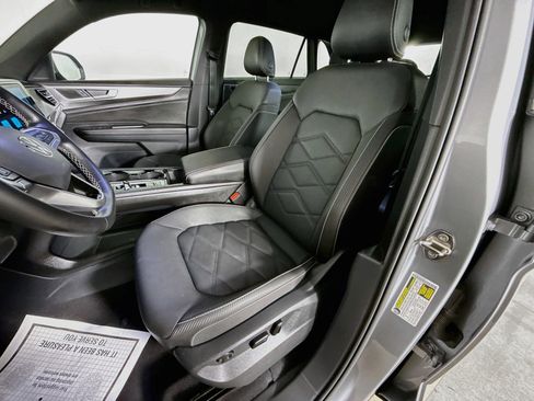 Used 2026 Volkswagen Atlas Cross Sport SE FWD image 25