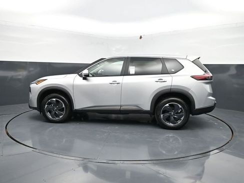 Used 2025 Nissan Rogue SV AWD/4WD image 5