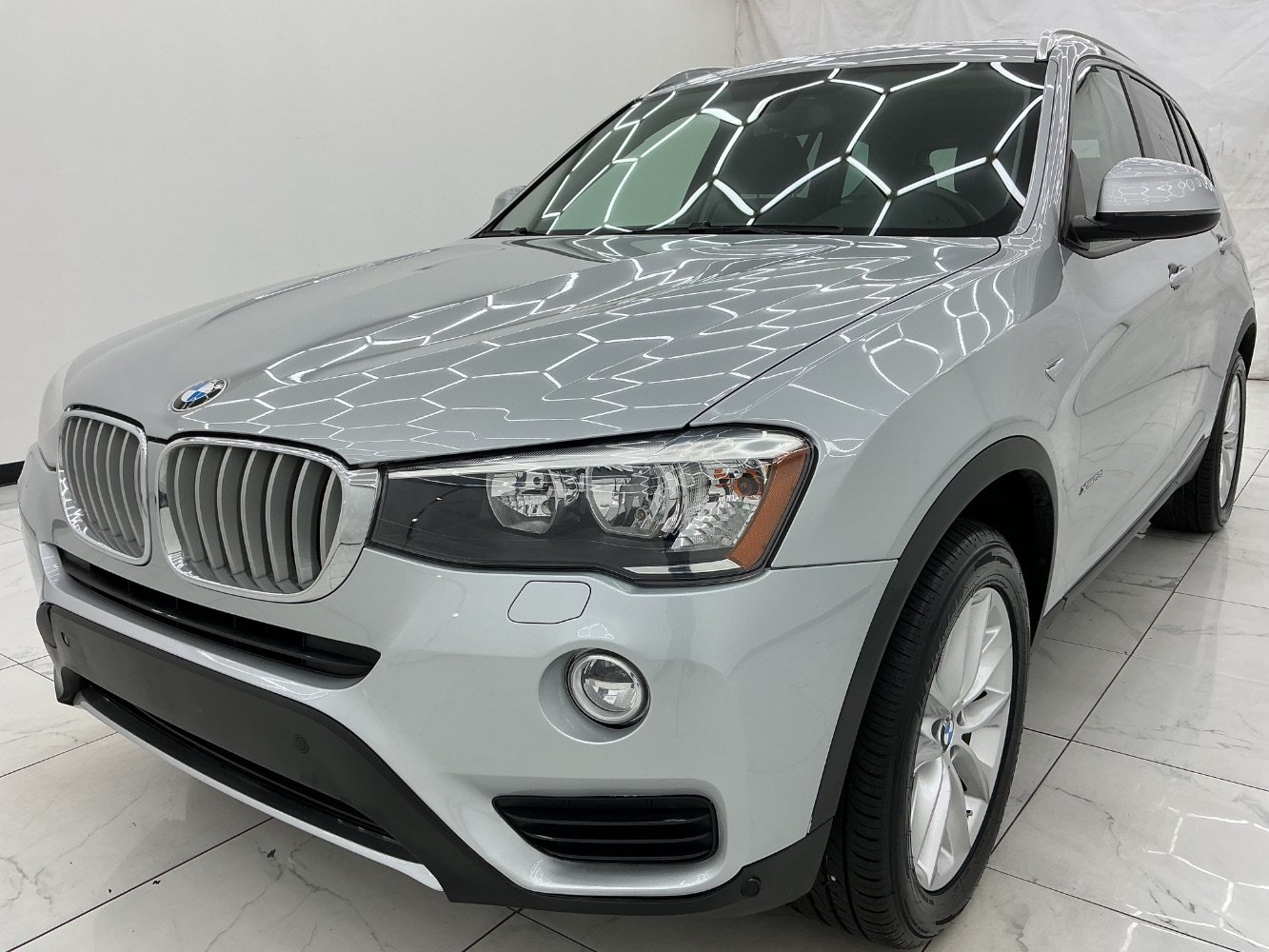 Used 2017 BMW X3 xDrive28i AWD/4WD image 1