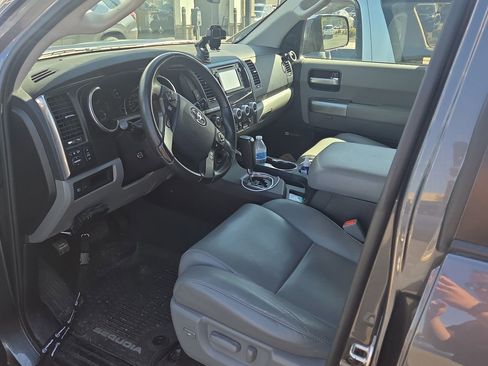 Used 2019 Toyota Sequoia Limited w/ Safety & Convenience Package AWD/4WD image 5