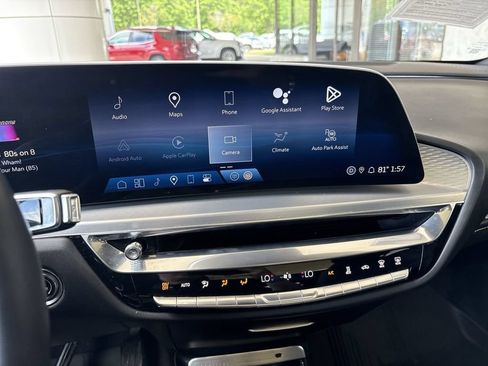 Certified 2024 Cadillac Lyriq Luxury AWD/4WD image 13