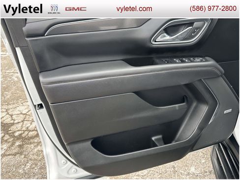 Used 2023 GMC Yukon XL AT4 image 16