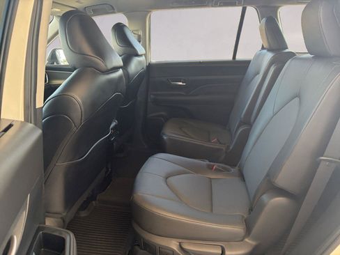 Used 2024 Toyota Grand Highlander XLE image 13