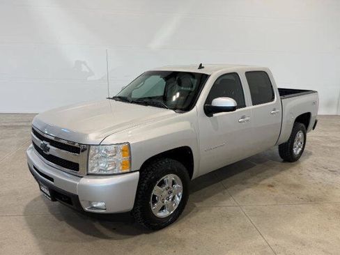 Used 2010 Chevrolet Silverado 1500 LTZ w/ Convenience Package AWD/4WD image 2