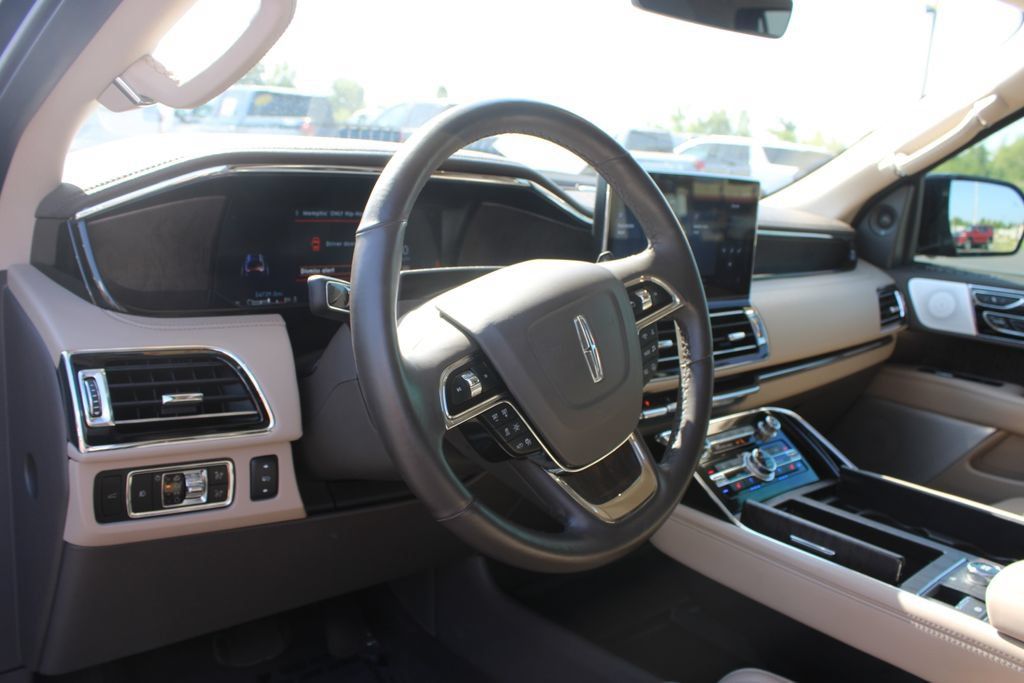 Used 2024 Lincoln Navigator L Reserve AWD/4WD image 23