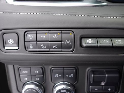 Certified 2024 GMC Yukon Denali Ultimate image 29