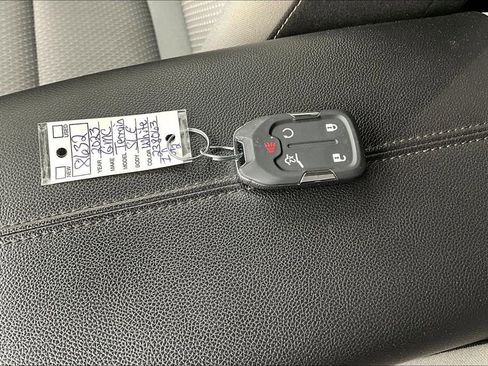 Used 2023 GMC Terrain SLE w/ Driver Convenience Package image 33