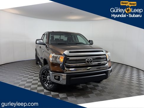 Used 2017 Toyota Tundra SR5 image 1