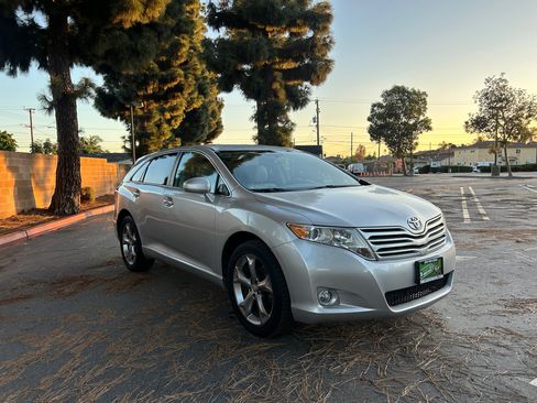 Used 2010 Toyota Venza image 7