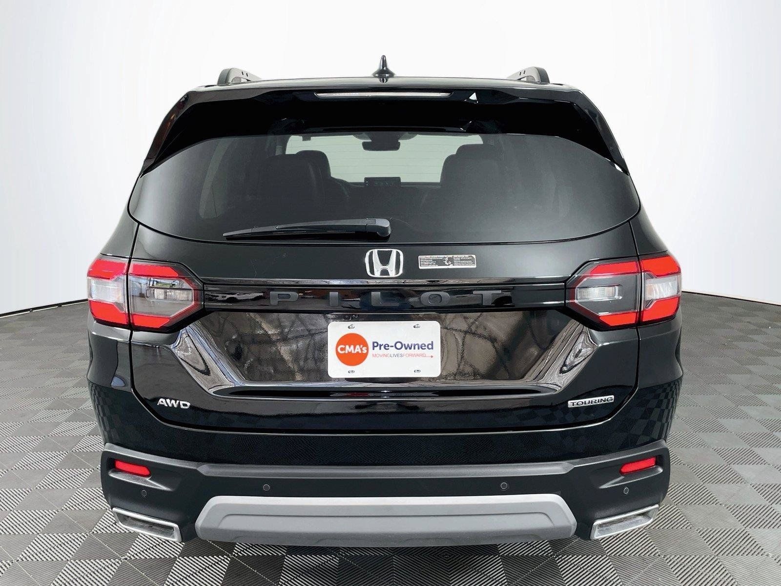 Certified 2025 Honda Pilot Touring image 9
