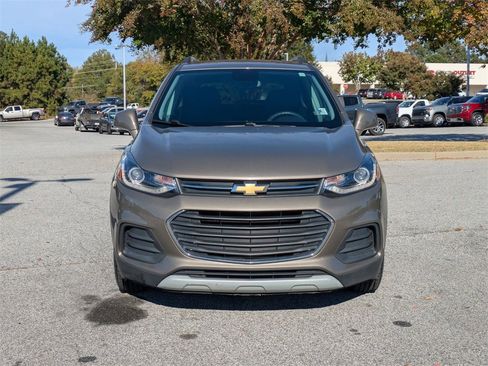Used 2020 Chevrolet Trax LT image 3
