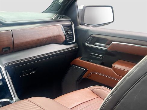 Used 2024 GMC Sierra 1500 Denali Ultimate image 25