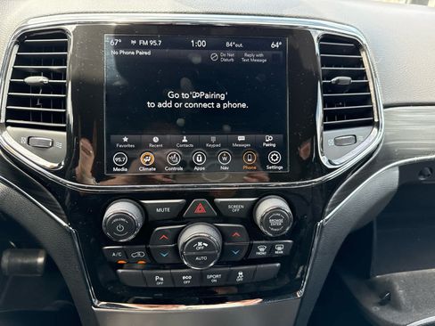 Used 2021 Jeep Grand Cherokee Limited AWD/4WD image 13