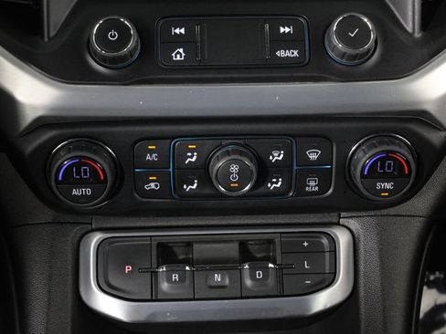 Used 2022 GMC Acadia SLE w/ Driver Convenience Package FWD image 22