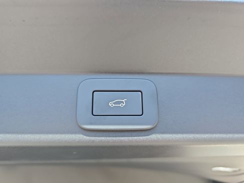 New 2026 Land Rover Range Rover Sport SE AWD/4WD image 13
