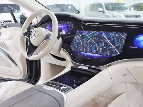 Used 2022 Mercedes-Benz EQS 580 4MATIC Sedan image 37