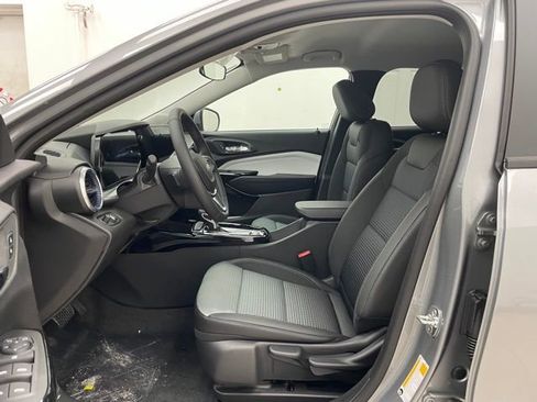 New 2026 Chevrolet Trax LT w/ Driver Confidence Package FWD image 8