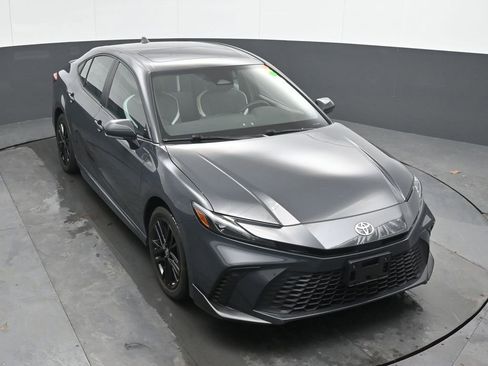 Used 2025 Toyota Camry SE w/ Multimedia Upgrade Package image 25