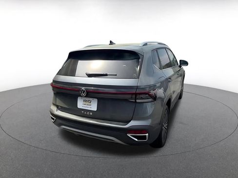 Used 2025 Volkswagen Taos SE FWD image 20