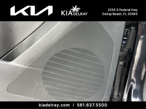 Used 2017 Volkswagen Tiguan Sport image 17