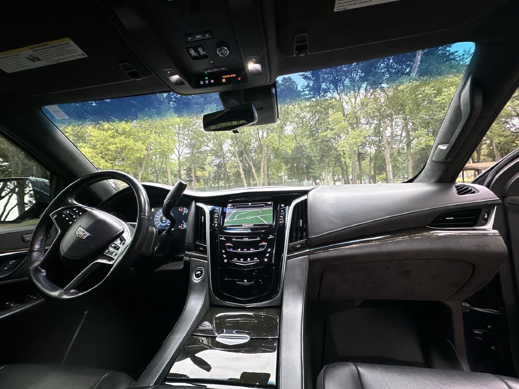 Certified 2019 Cadillac Escalade Platinum AWD/4WD image 30
