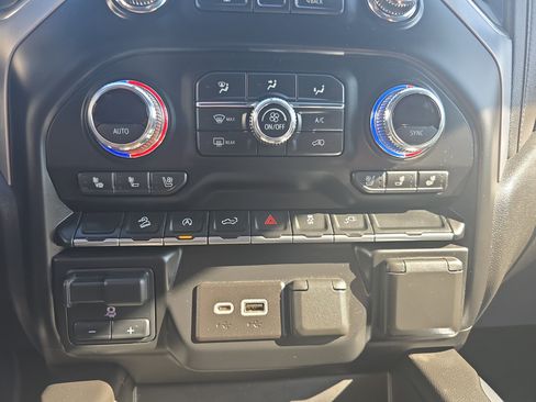 Used 2022 GMC Sierra 1500 SLT w/ SLT Premium Package image 29