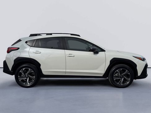 Used 2024 Subaru Crosstrek 2.0i Premium image 2