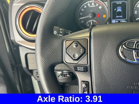 Used 2023 Toyota Tacoma TRD Off-Road image 39