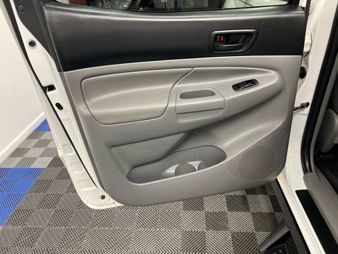 Used 2014 Toyota Tacoma 4x4 Double Cab w/ TRD Off-Road Package image 8