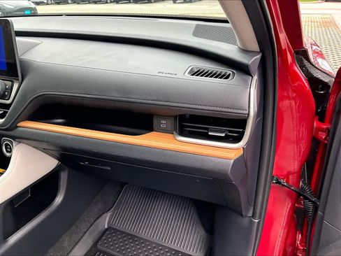 Used 2024 Toyota Grand Highlander Limited image 13