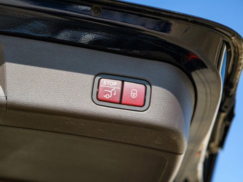 Used 2017 Mercedes-Benz GLE 350 w/ Premium 1 Package image 51