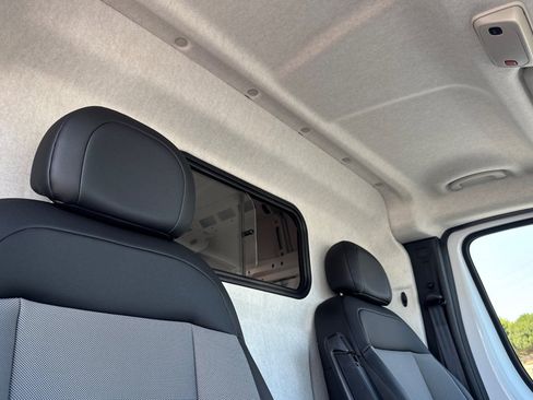 New 2025 RAM ProMaster 2500 w/ Quick Order Package 22G SLT image 22