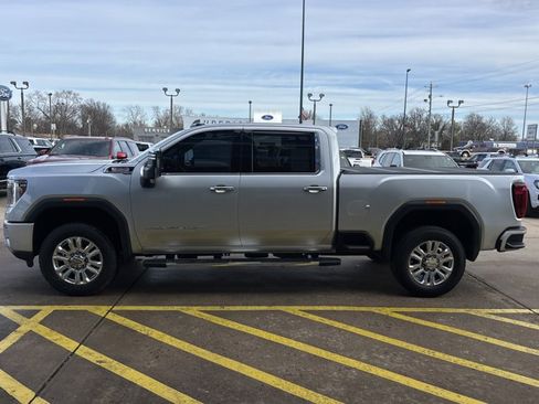 Used 2023 GMC Sierra 2500 Denali image 11