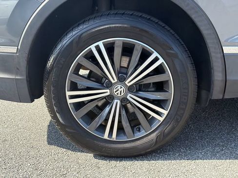 Used 2019 Volkswagen Tiguan SEL w/ 3rd Row Seat Package AWD/4WD image 19