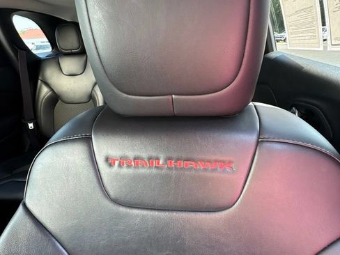 Used 2021 Jeep Cherokee Trailhawk w/ Sun, Sound & Nav Group AWD/4WD image 28