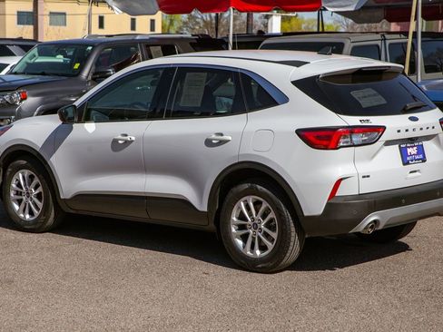 Used 2022 Ford Escape SE image 7