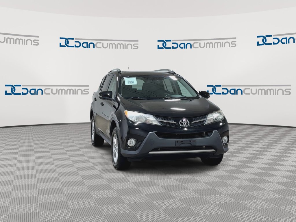 Used 2014 Toyota RAV4 XLE AWD/4WD image 2