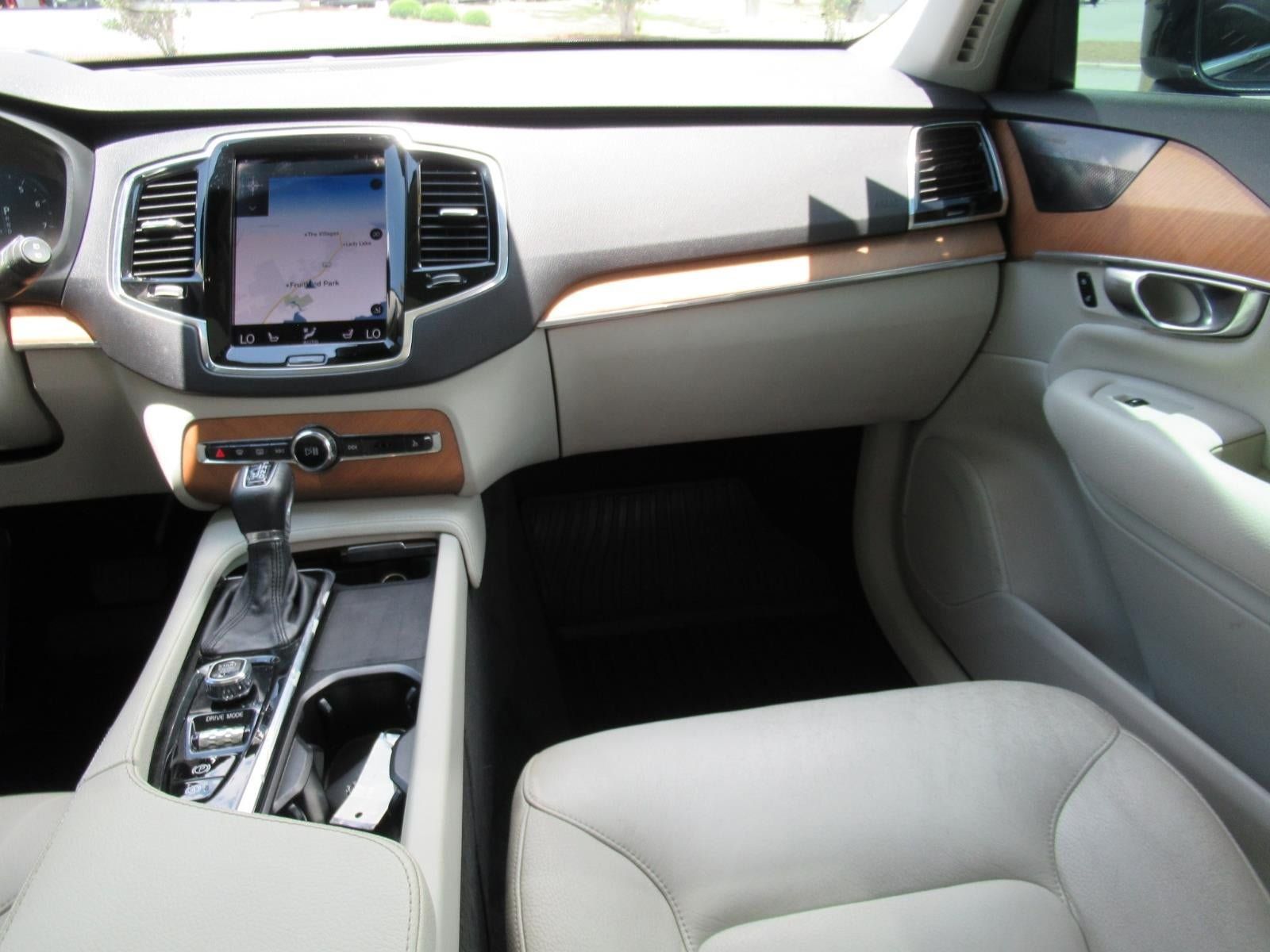 Used 2021 Volvo XC90 T6 Momentum w/ Advanced Package AWD/4WD image 14